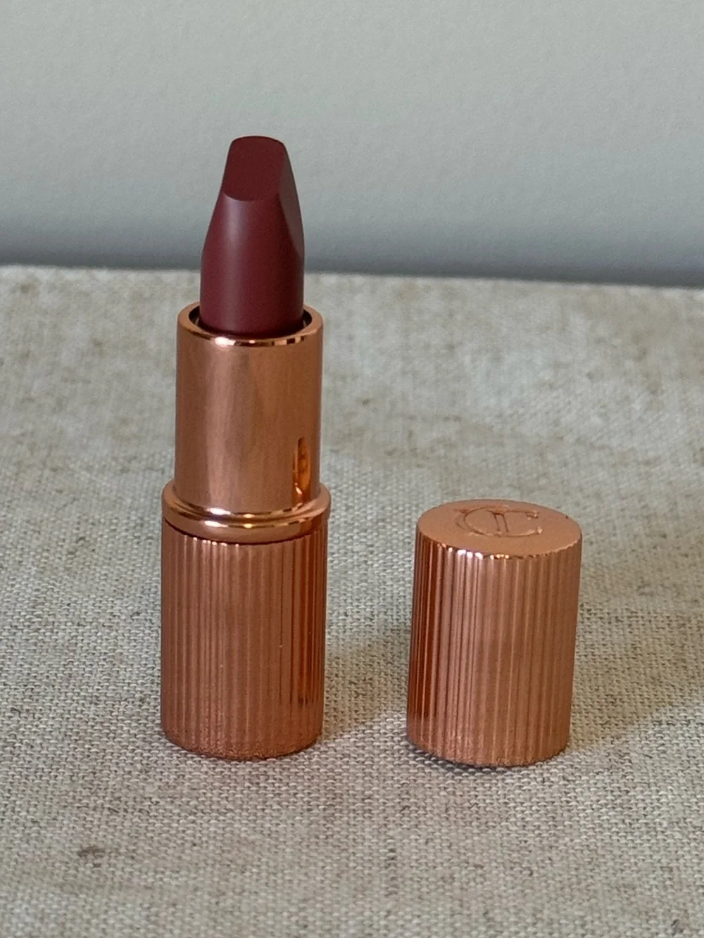 Charlotte Tilbury nib charlotte